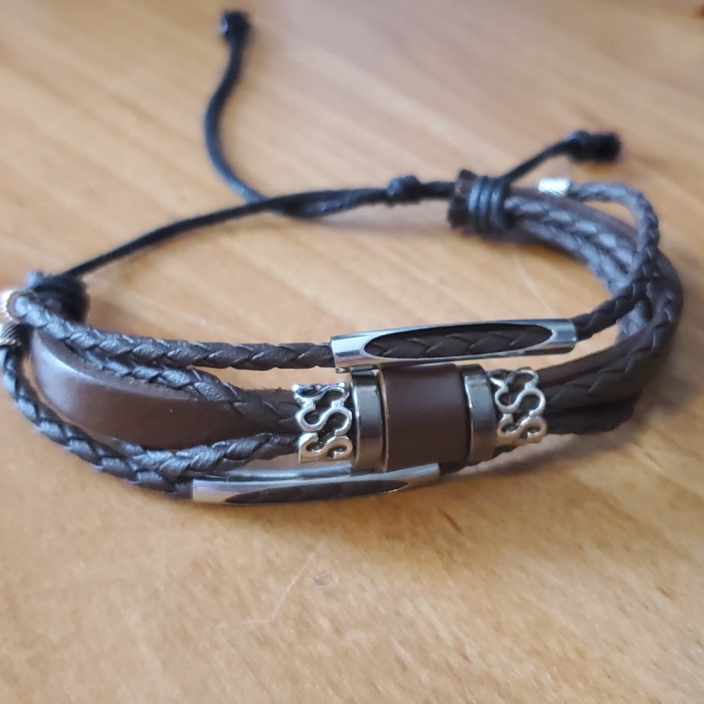 Leather bracelet - Picture 2 of 2